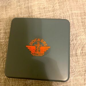 Brand new Dockers wallet for sale. Come get at a steal